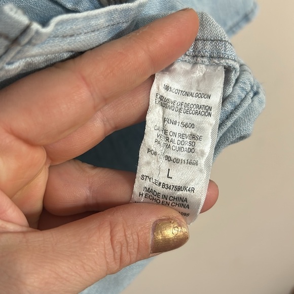 NWT Democracy Denim Jean Button Up Shirt Large - Picture 5 of 5